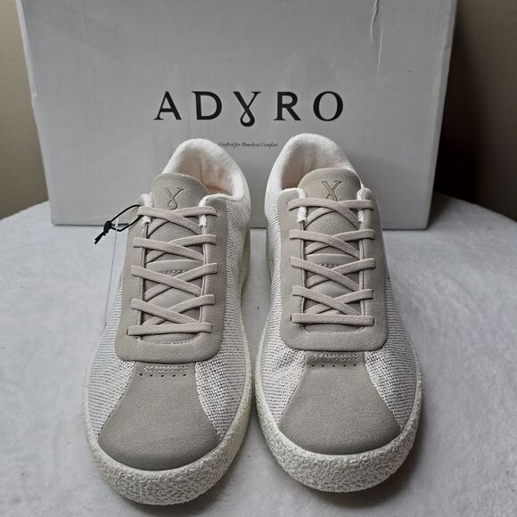 Stylish Gray and White Men's Sneakers - Picture 2 of 8